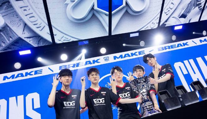 年轻球员加 年轻球员加